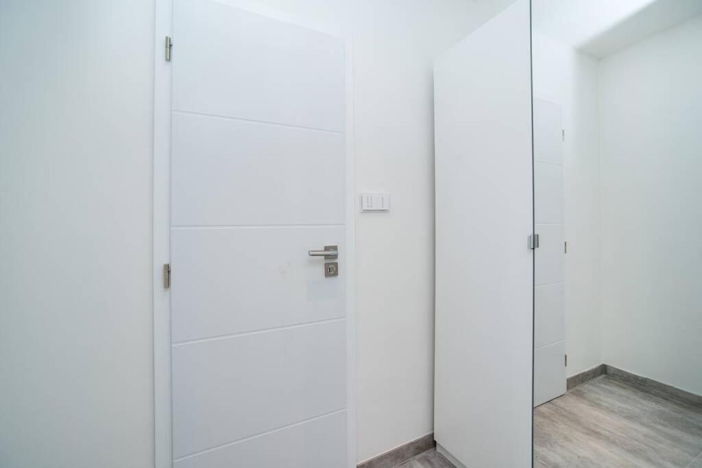 Old Town 1 Bedroom Oasis With Ac And Double Shower Apartmán